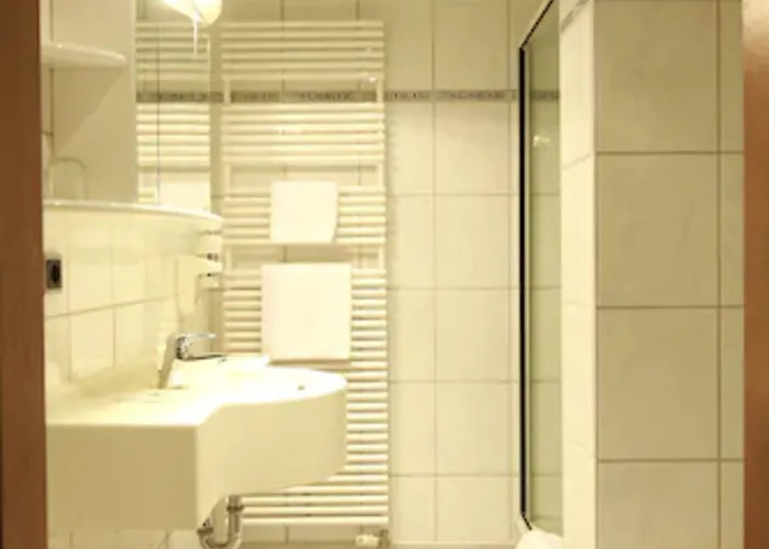 Hotel-restaurant Pfeffermuehle ホテル バーリンゲン